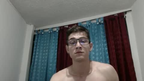 Snapshot of felipe227 chatting on February 22, 1:00 am jhonatan felipe online show from February 22, 1:00 am