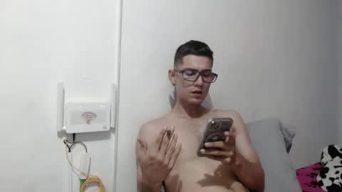 Snapshot of felipe227 chatting on February 23, 11:58 pm jhonatan felipe online show from February 23, 11:58 pm