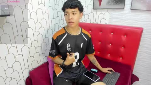 Snapshot of felipe_boy_18 chatting on March 6, 4:30 am felipe_boy_18 online show from March 6, 4:30 am
