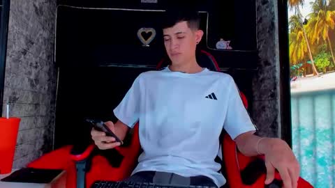felipe fiire online show from May 28, 9:13 pm