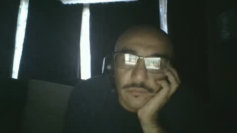 felixrlarios25 online show from May 31, 1:32 pm