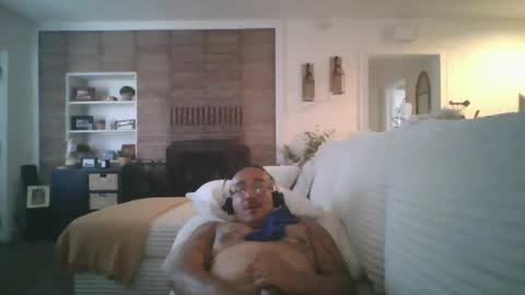 felixrlarios25 online show from July 28, 5:35 pm