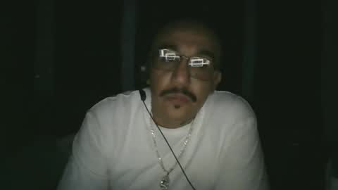 felixrlarios25 online show from May 3, 3:34 am