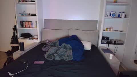 femboyflowers online show from February 4, 4:49 am