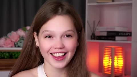 Serenellayou can call me...Kisi kisi meow meow online show from November 9, 8:07 am