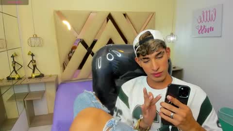 FER PHOENIX online show from November 4, 4:03 am