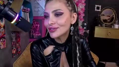 Sarah online show from June 24, 6:37 pm
