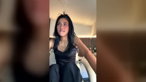 Freyja  online show from December 15, 7:43 pm