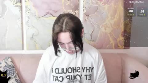 fiamoory online show from May 27, 1:34 am