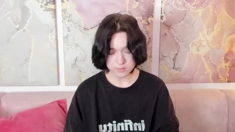 fiamoory online show from April 9, 6:19 am