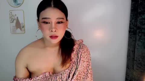 Jasmine online show from June 5, 9:53 pm