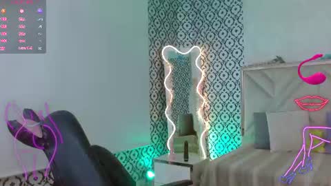 fiory tay online show from June 16, 9:30 pm