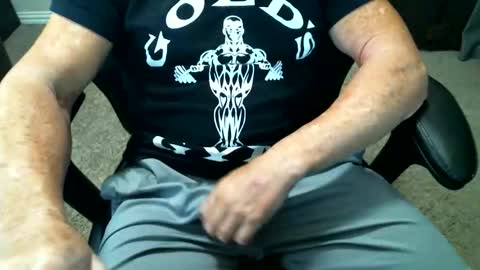 fitguy40 online show from April 7, 9:28 pm