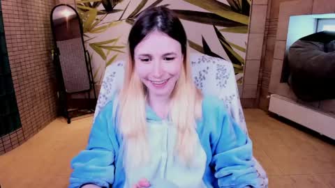 FlexiMona online show from May 16, 9:06 am