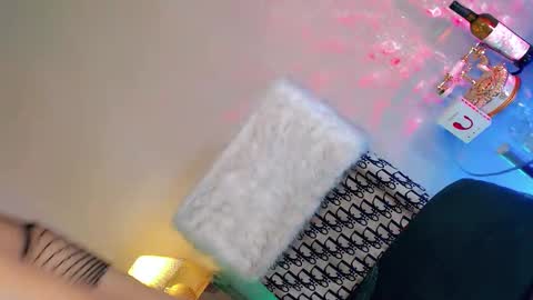 Suzy online show from February 22, 6:06 am