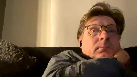 flonolalacla online show from January 1, 6:49 pm