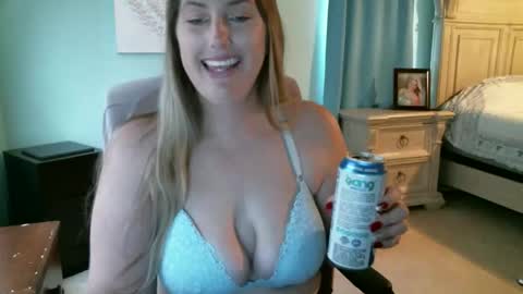 Snapshot of floridacountrygirl chatting on October 21, 12:21 pm floridacountrygirl online show from October 21, 12:21 pm