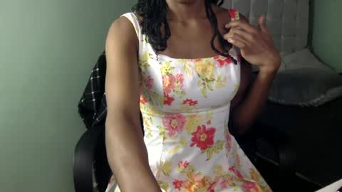 flower748 online show from July 7, 11:36 am