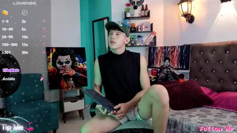 flowers109 online show from December 4, 11:04 pm