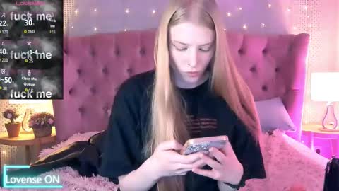 Mia online show from September 20, 10:35 pm