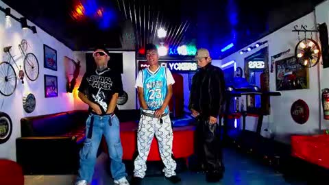 flyckers online show from June 9, 1:11 pm