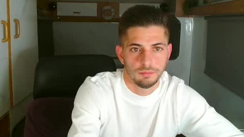 independent model online show from October 27, 6:19 pm