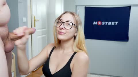 Snapshot of foxeslovefoxes chatting on January 11, 2:25 pm CUSTOM PHOTOS AND VIDEOS -  online show from January 11, 2:25 pm