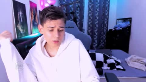 Foxicfu online show from September 28, 2:26 pm