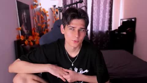 Foxicfu online show from November 20, 8:24 am