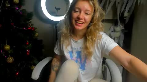 Foxy online show from December 19, 1:01 am
