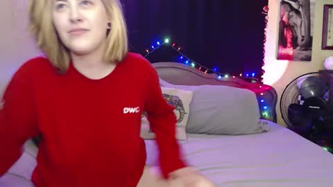 Mallory Koxx online show from December 20, 8:21 am