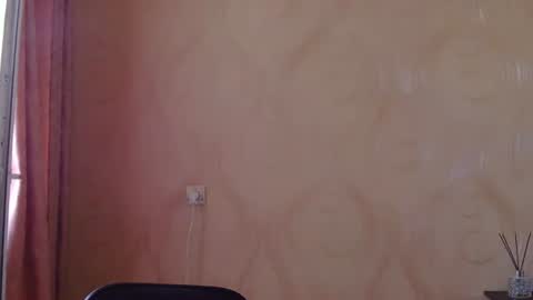 frame_tamer888 online show from June 24, 9:38 am
