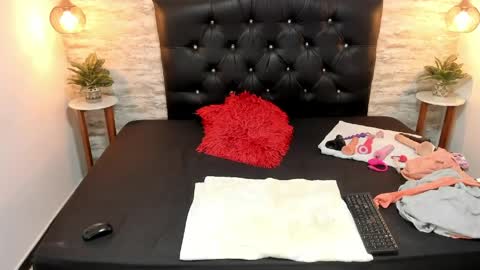          online show from April 11, 3:00 am