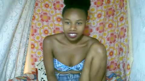 Snapshot of franciefrancie chatting on October 20, 7:57 am francilla online show from October 20, 7:57 am