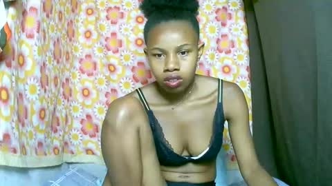Snapshot of franciefrancie chatting on September 28, 2:26 pm francilla online show from September 28, 2:26 pm