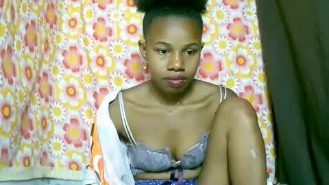 Snapshot of franciefrancie chatting on September 27, 10:02 am francilla online show from September 27, 10:02 am