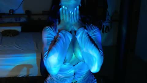 franfinee online show from January 7, 3:00 am