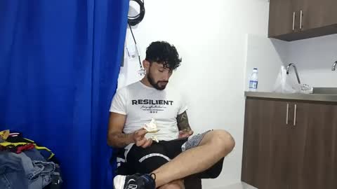 frankdanielsmolano online show from June 5, 2:29 am