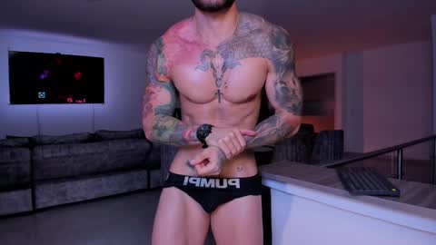 Snapshot of frankfarrellx chatting on February 28, 1:37 am Frank Farrell. Hey remember to give me a thumbs up Ty online show from February 28, 1:37 am