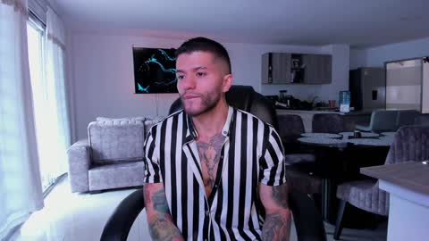 Snapshot of frankfarrellx chatting on January 24, 6:25 pm Frank Farrell. Hey remember to give me a thumbs up Ty online show from January 24, 6:25 pm
