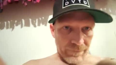 Famous Blue Eyes online show from May 16, 1:57 am