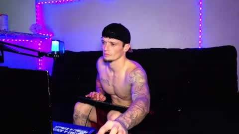 Snapshot of frankoafterdark chatting on November 2, 4:01 am Franco online show from November 2, 4:01 am