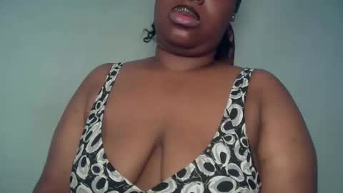 freaky slut5 online show from May 7, 5:58 am