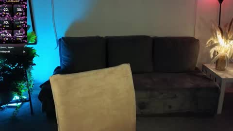 Diyana online show from February 5, 9:51 pm