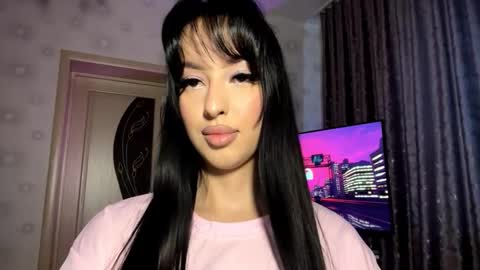 Bella online show from February 24, 12:30 pm