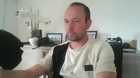 fredodu41 online show from May 1, 11:26 am
