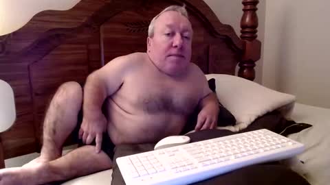 Snapshot of freemysoul4748 chatting on October 2, 6:23 am Cute Lil Man online show from October 2, 6:23 am
