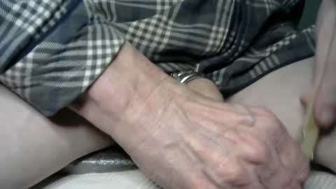 I am a total slave slut. I would like to have multiple owners to use me every day. online show from December 9, 1:29 am