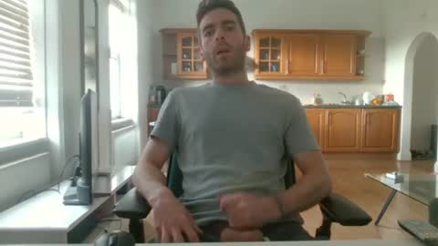 Snapshot of frenchbdmaninlondon chatting on October 22, 1:02 pm Horny Paul online show from October 22, 1:02 pm