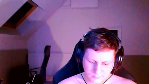 Snapshot of frenchfrieswithmayo chatting on October 18, 8:02 pm French fries online show from October 18, 8:02 pm
